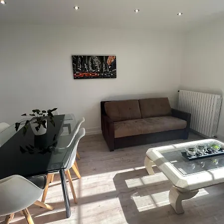 De La Laverie Apartment *
